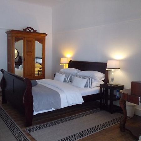Breeze Inn Guesthouse Kiddʼs Beach Buitenkant foto