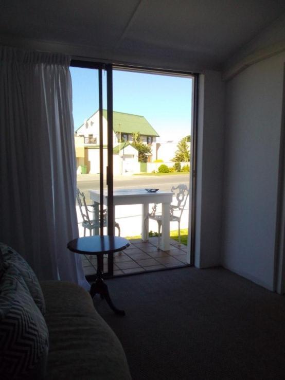Breeze Inn Guesthouse Kiddʼs Beach Kamer foto