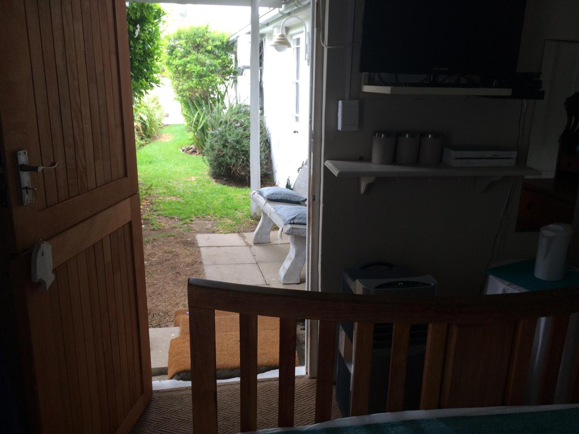 Breeze Inn Guesthouse Kiddʼs Beach Kamer foto