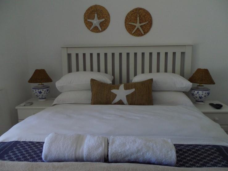 Breeze Inn Guesthouse Kiddʼs Beach Buitenkant foto