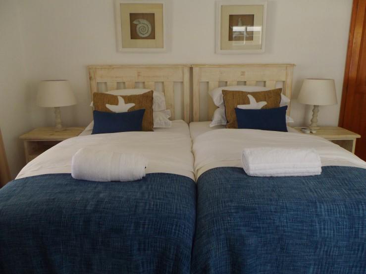 Breeze Inn Guesthouse Kiddʼs Beach Buitenkant foto