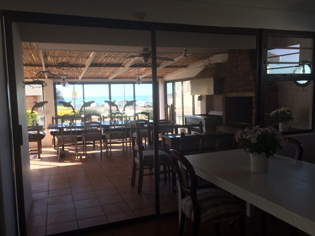 Breeze Inn Guesthouse Kiddʼs Beach Buitenkant foto